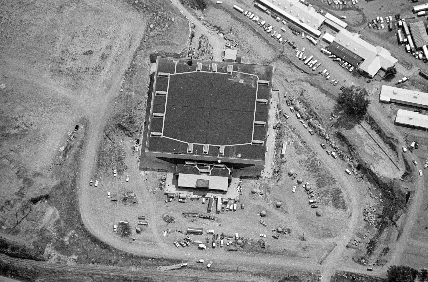 Metra under construction, August 1975